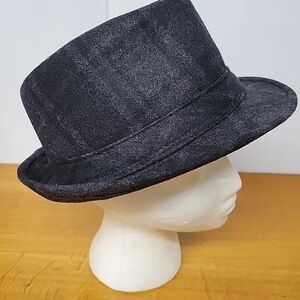 Woman's Dark Gray Plaid Fedora Hat Size  S/M 5% Wool